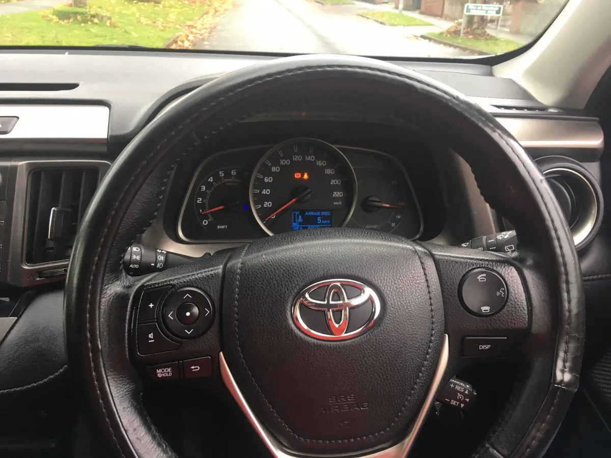 Toyota RAV4 2014 - Image 2
