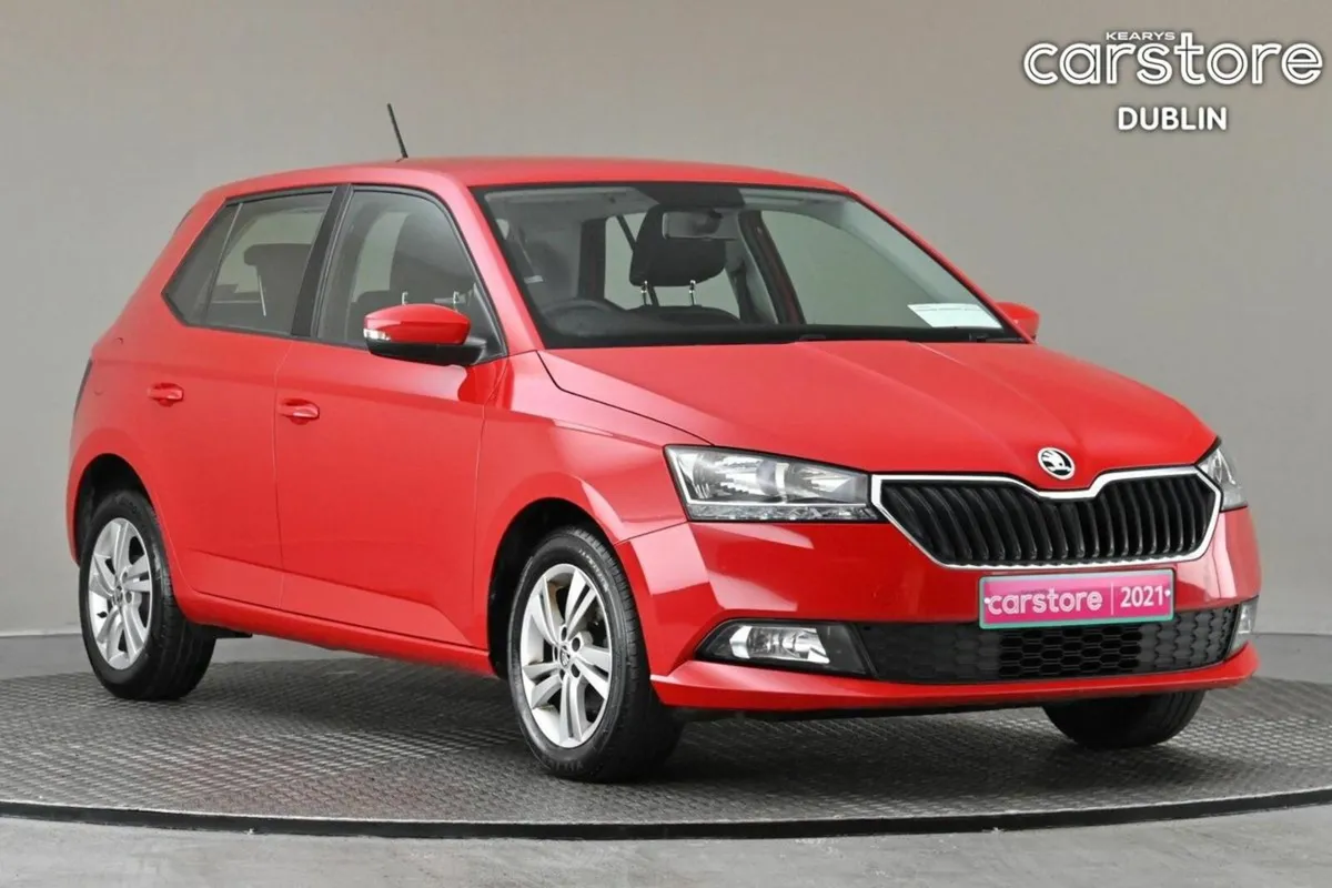 Skoda Fabia AMBITION 1.0MPI 60BHP 5SPD  **APPLE CA - Image 1