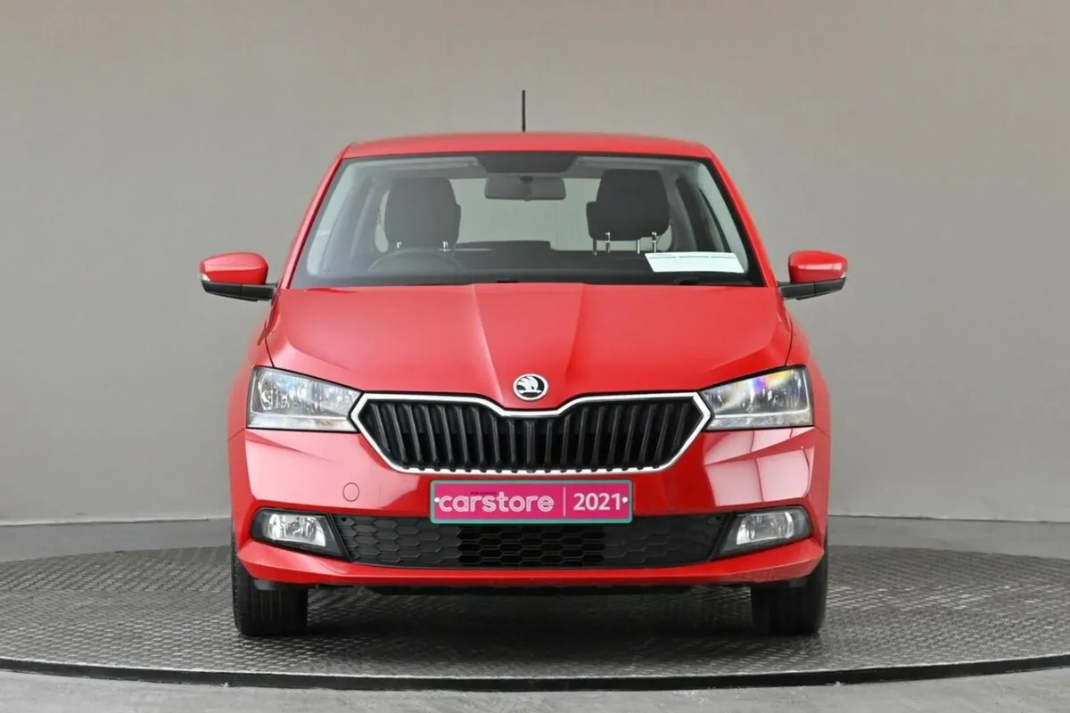 Skoda Fabia AMBITION 1.0MPI 60BHP 5SPD  **APPLE CA - Image 2