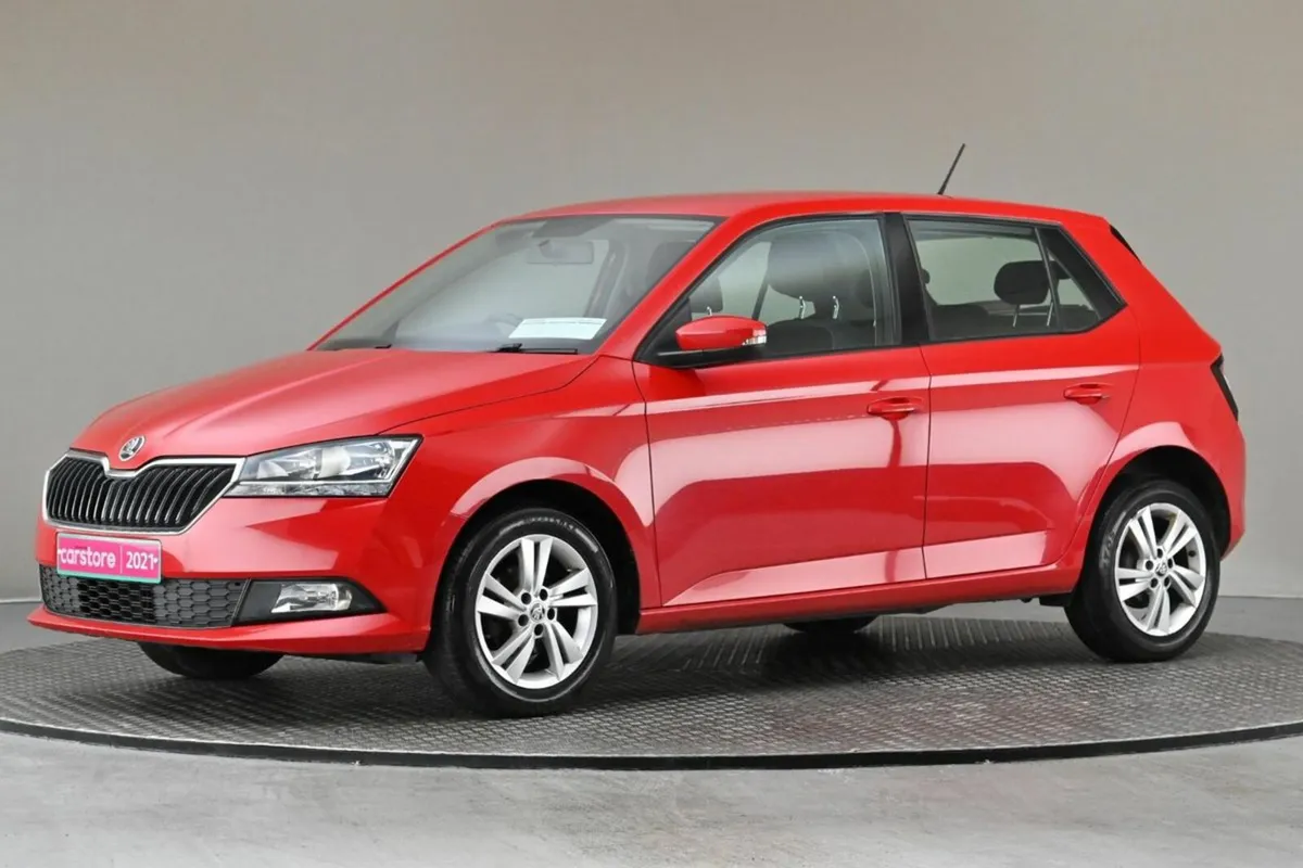 Skoda Fabia AMBITION 1.0MPI 60BHP 5SPD  **APPLE CA - Image 4