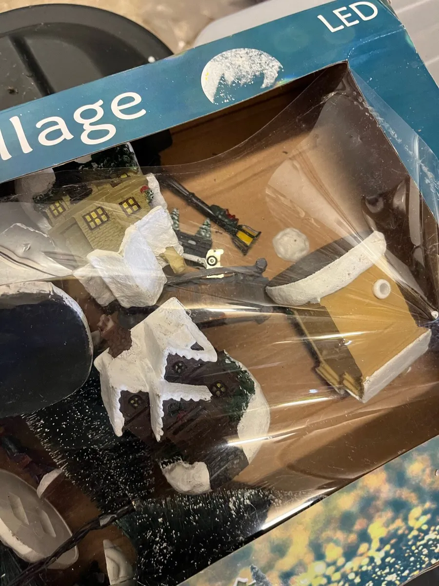 Christmas village - Image 4