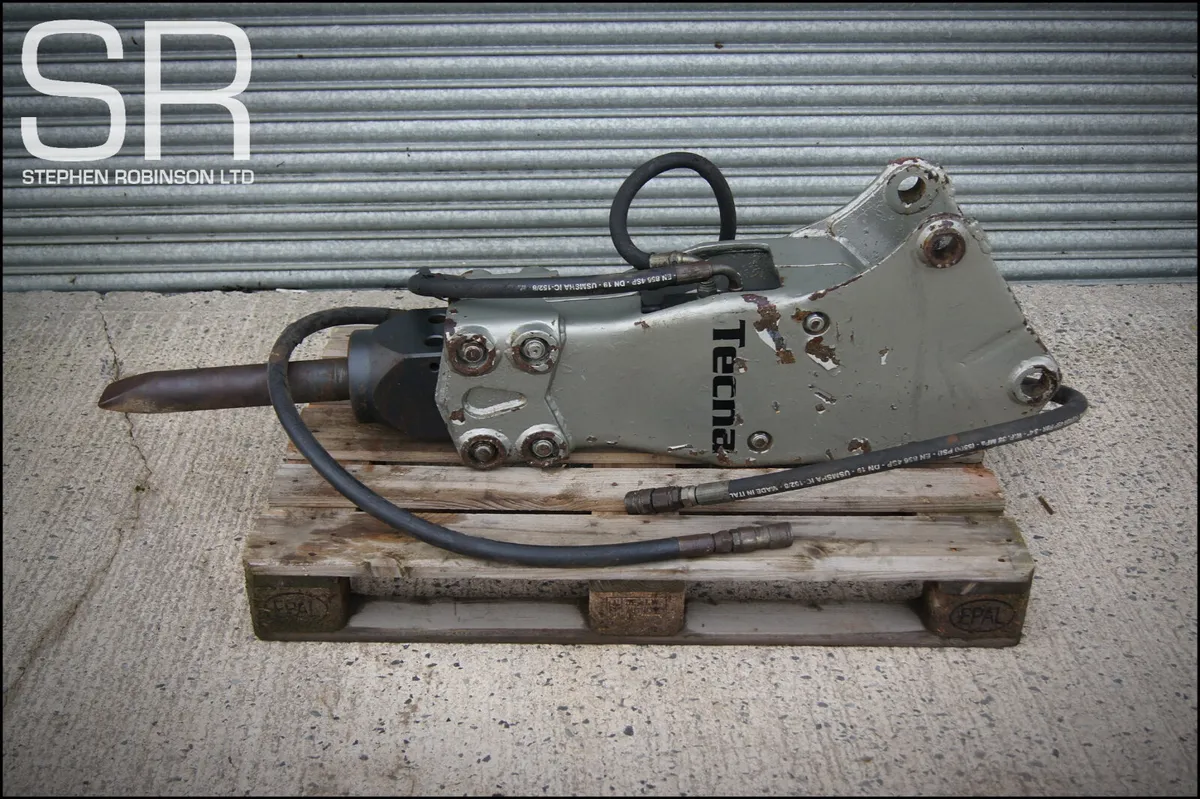 Tecna 4-7 ton Rock Hammer - Image 1