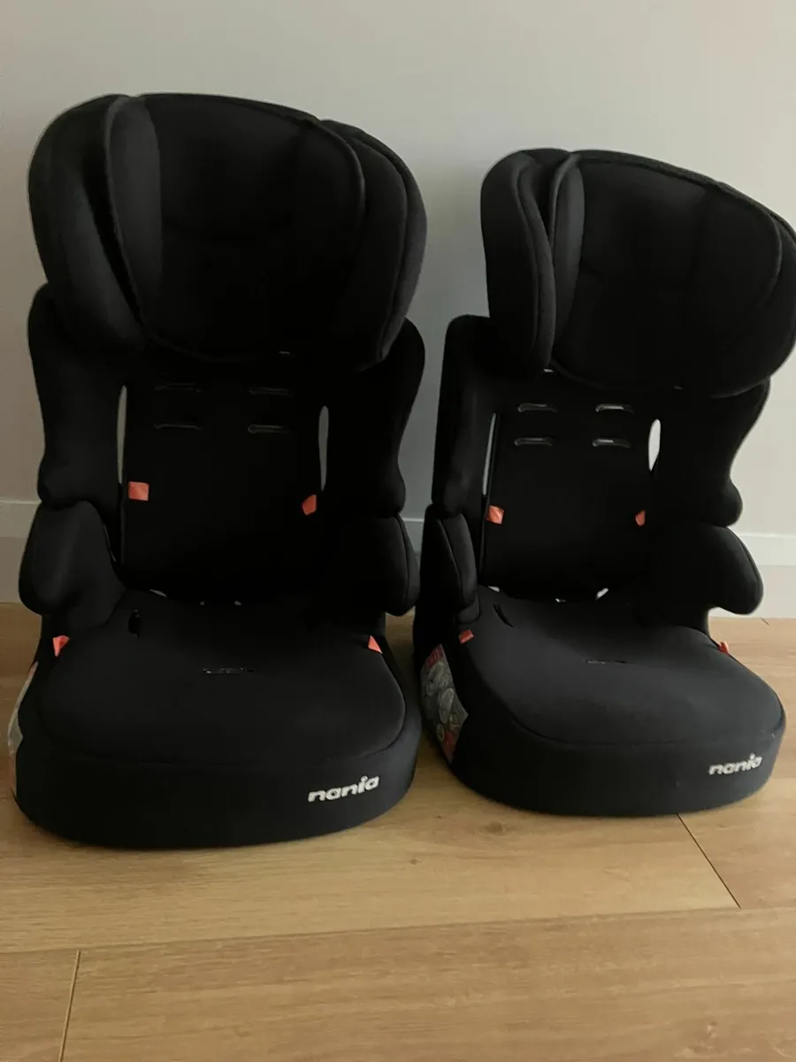 Car booster seats, two available. - Image 1