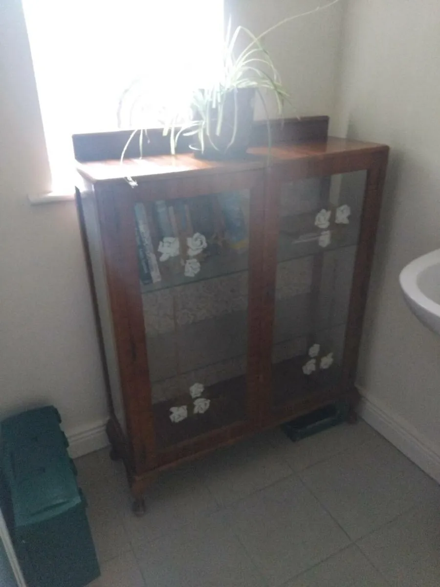 Antique China cabinet - Image 1