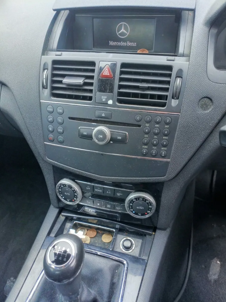 09 Mercedes c220 - Image 3