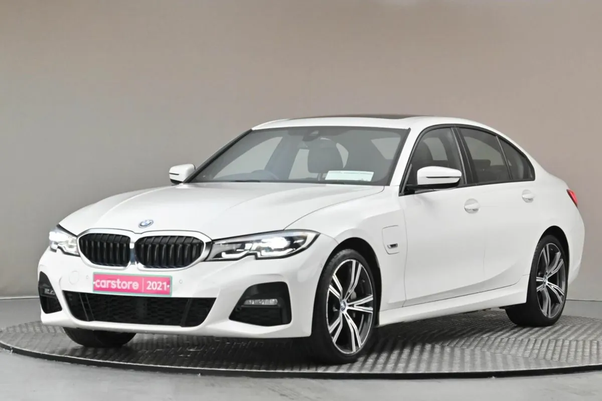 BMW 3-Series 330E M SPORT PHEV ** SUNROOF ** FULL - Image 3