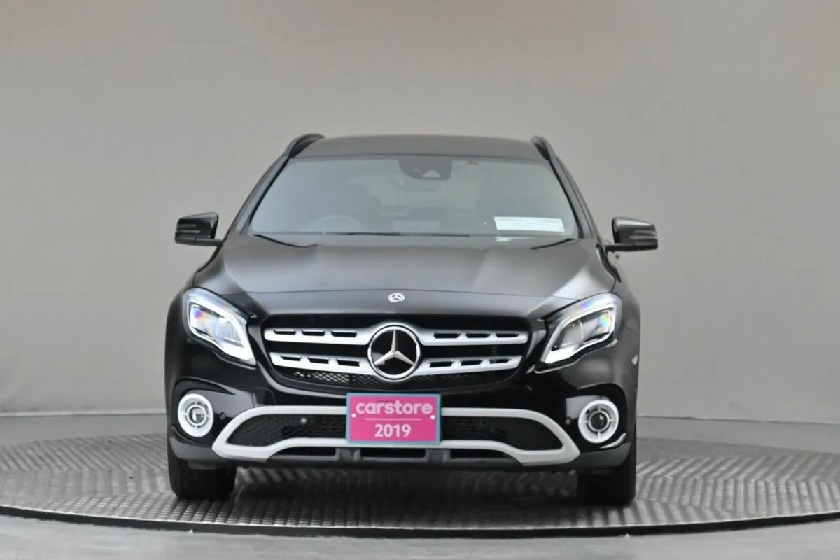 Mercedes-Benz GLA GLA 180 **POWERED TAILGATE**HALF - Image 2