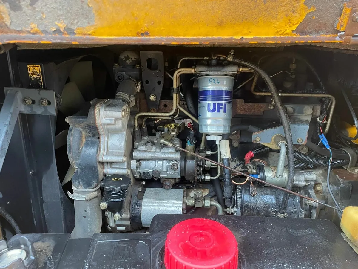 Dumper - 6 ton Swivel Dumper - Image 3