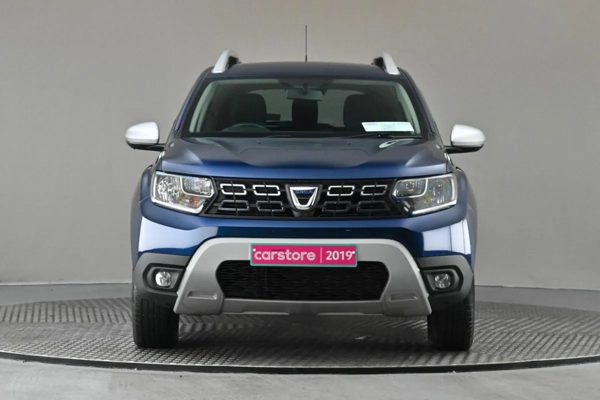Dacia Duster 1.6 SCE COMFORT 115BHP 5SPD **SAT NAV - Image 2