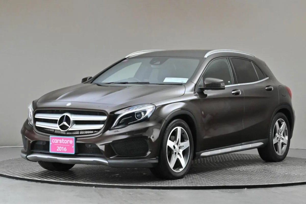 Mercedes-Benz GLA GLA 180 **AMG LINE**LEATHER SPOR - Image 3
