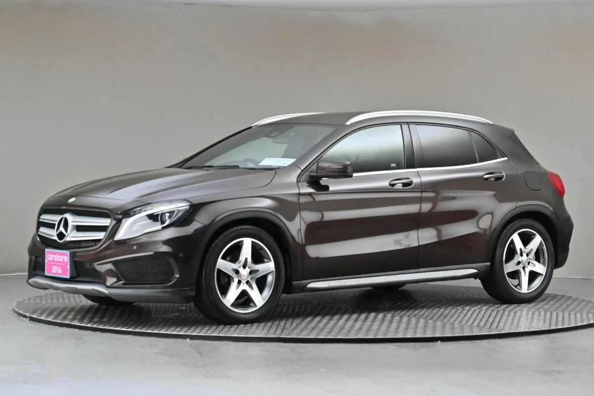 Mercedes-Benz GLA GLA 180 **AMG LINE**LEATHER SPOR - Image 4