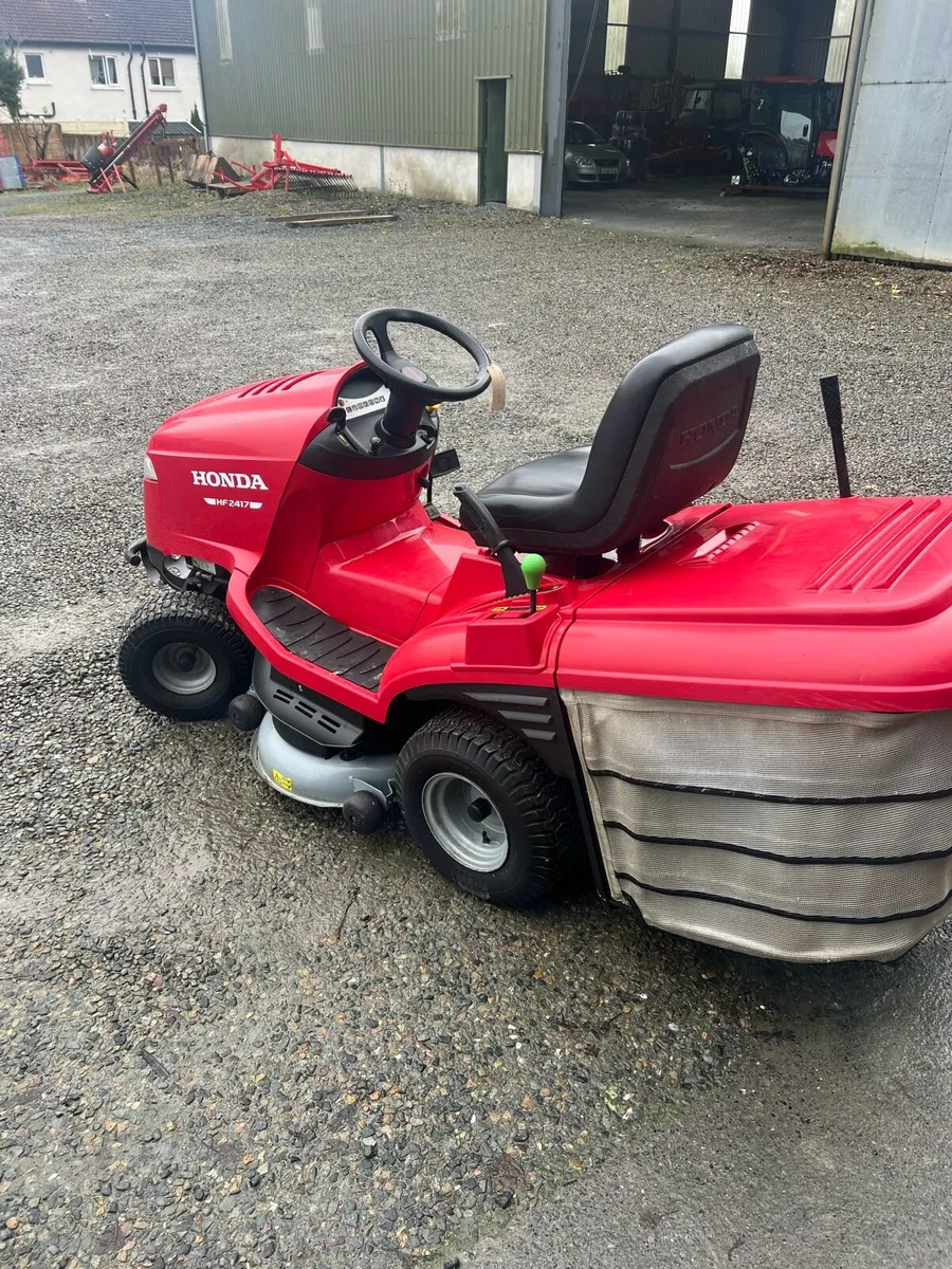 HONDA 2417 RIDE ON MOWER - Image 2