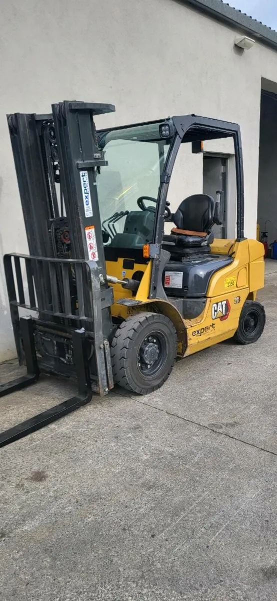 Forklift hire - Image 1