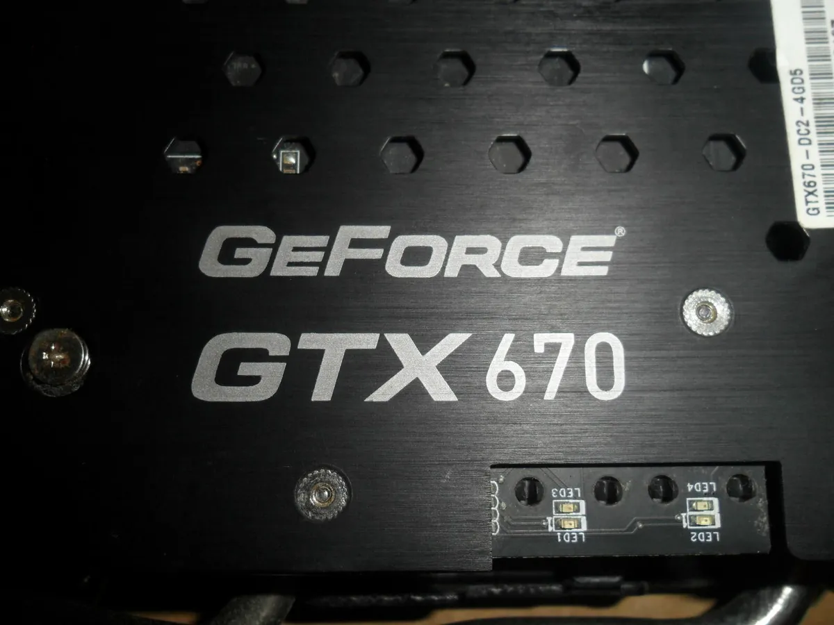 Asus gtx 670 directcu ii 2 gb - Image 2