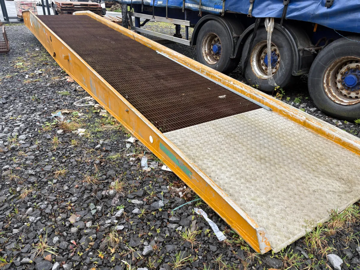 34ft Loading Ramp - Image 1