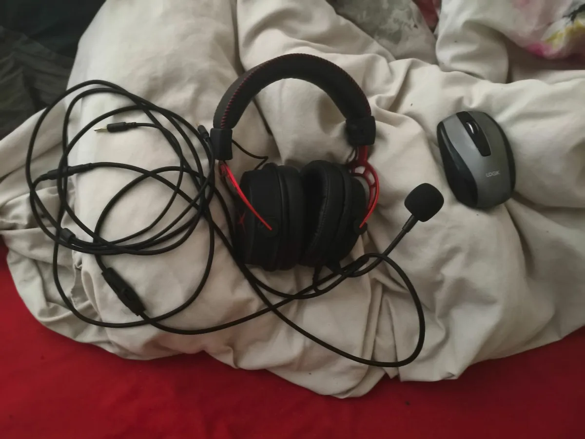 Headphones - Image 3