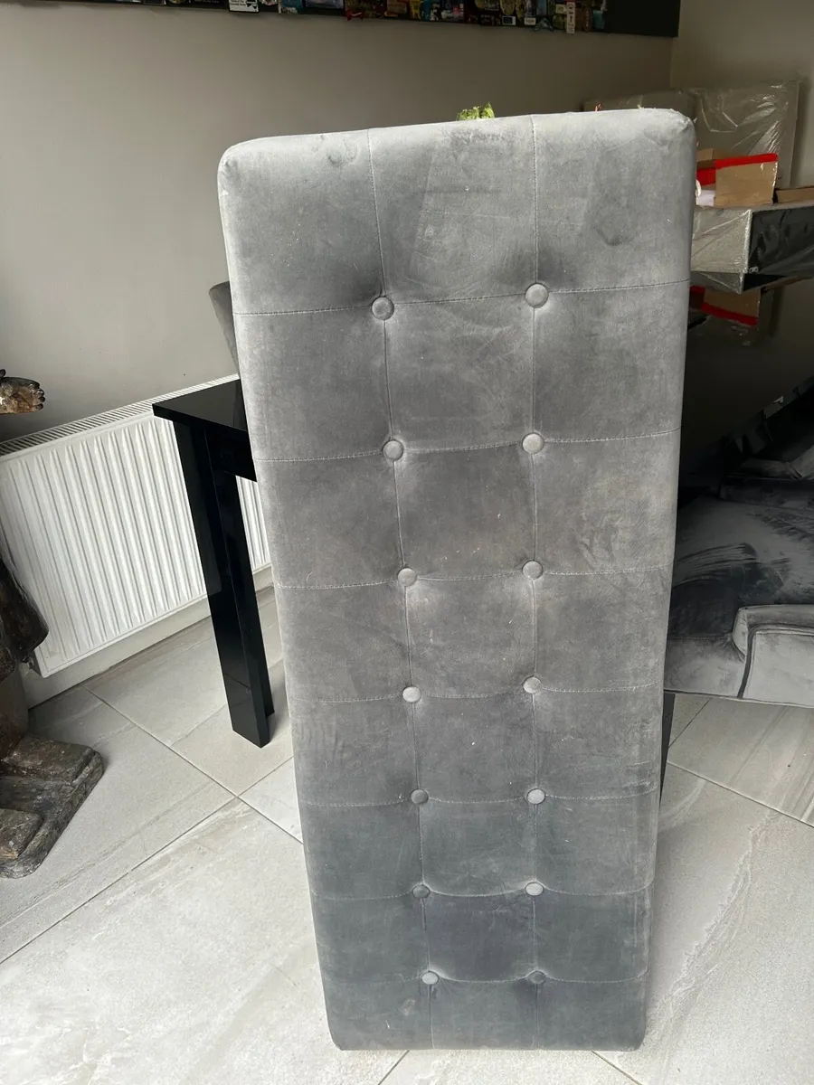 Extendable dining table six seater set - Image 2