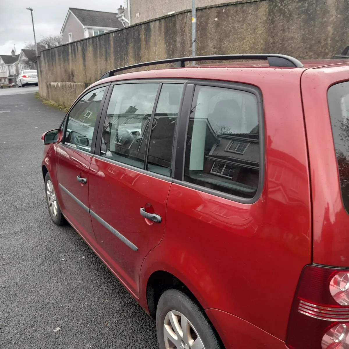 Volkswagen Touran 1.9 tdi 2009 nct and tax - Image 2