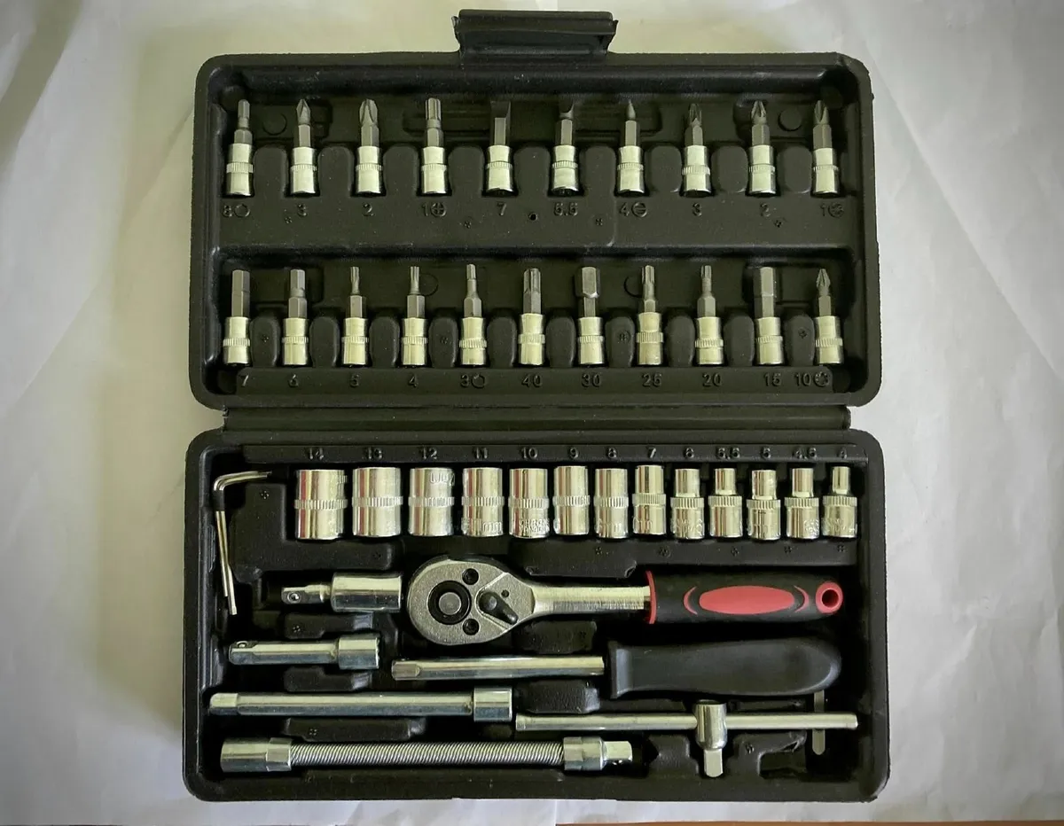 46PCS LAN XUN Heavy Duty Car Repair Tool Kit - Image 1