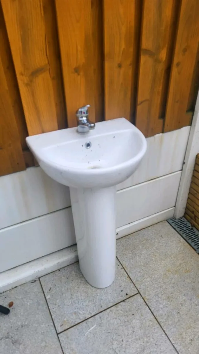 Basin with pedestal - Image 2