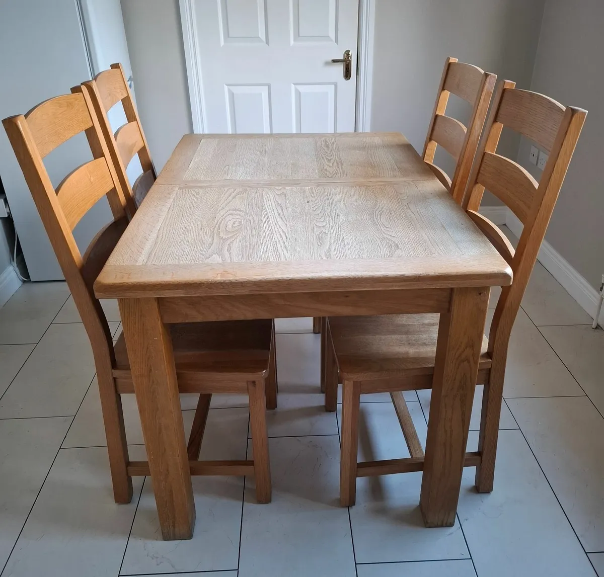 Dining table and chairs - Image 1