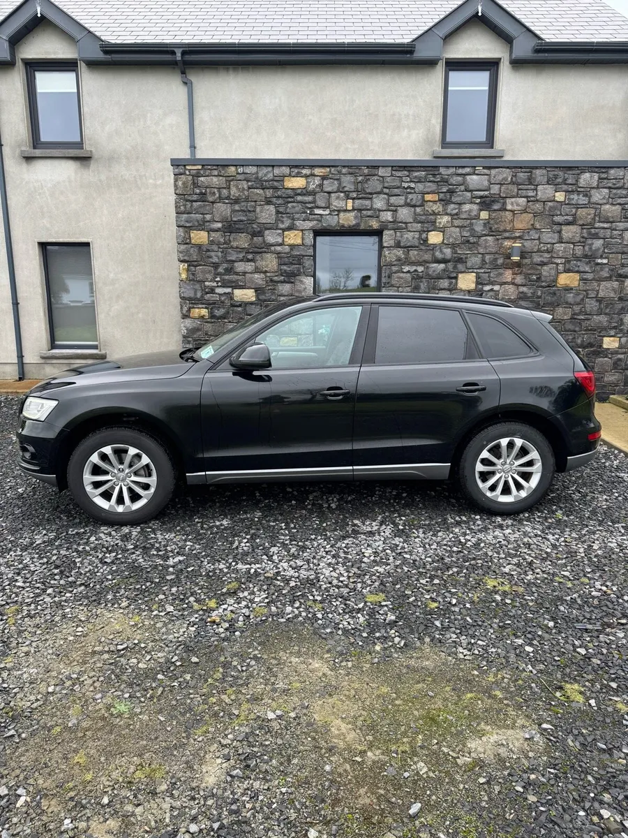 Audi Q5 Quattro Automatic - Image 2