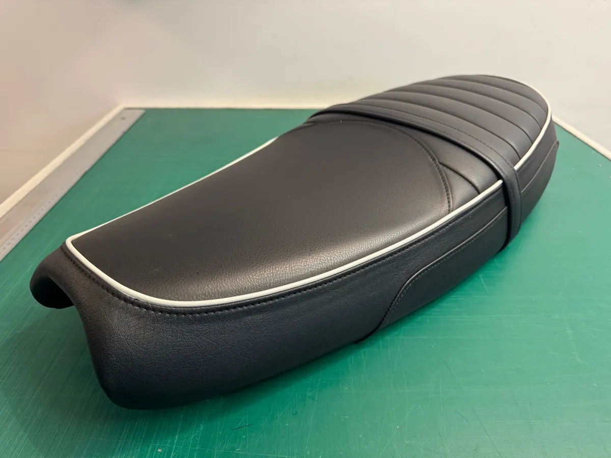 Triumph comfort seat 2305764 - Image 2