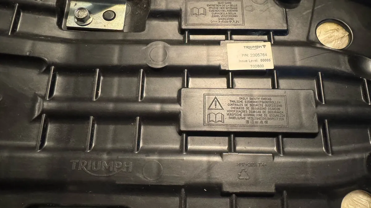 Triumph comfort seat 2305764 - Image 3
