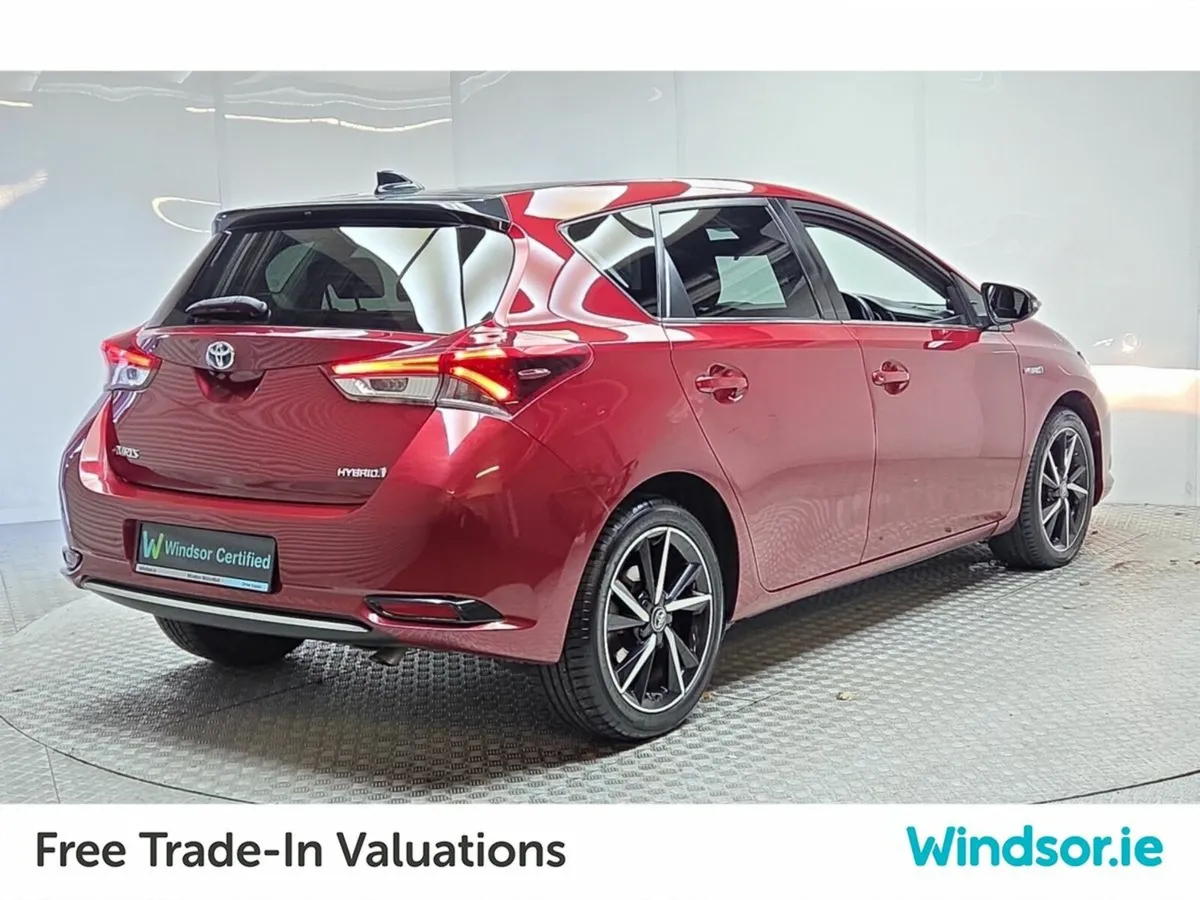 Toyota Auris  Hybrid Luna Sport 4DR Auto - Image 3