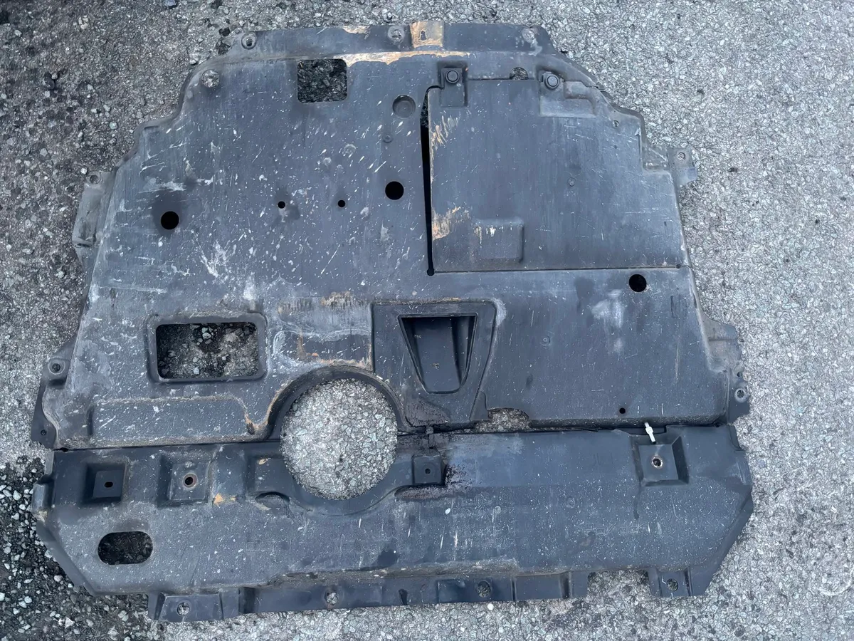 Toyota Corolla 1.4D 2015 Engine Under Cover Tray