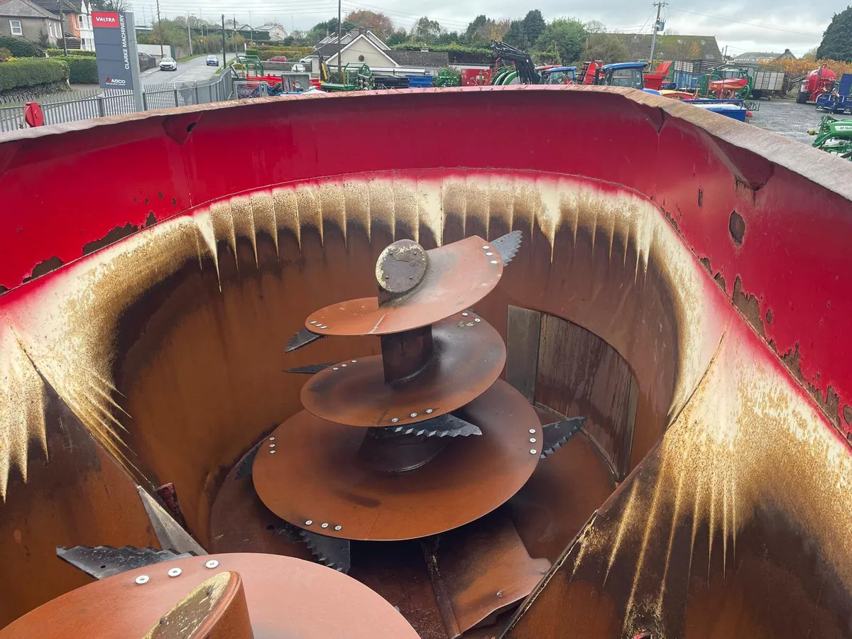 Siloking 22 CU Metre Tandem Axle Diet Feeder !! - Image 4