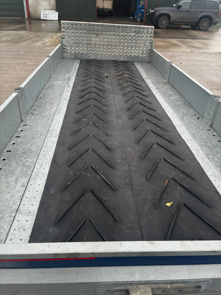 As new Brian James t transporter - Image 4