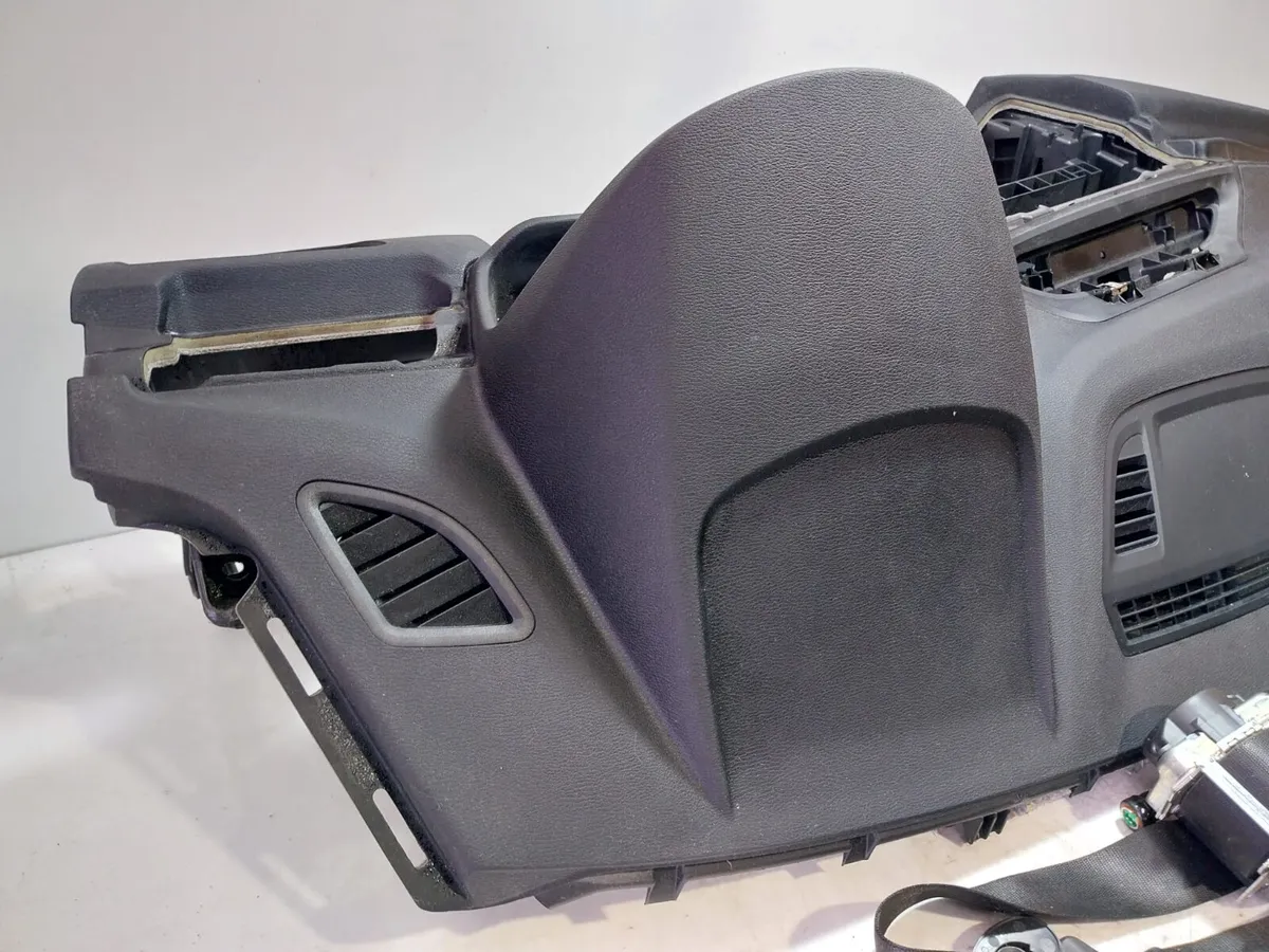 2018 BMW X1 Airbag Set - Image 2