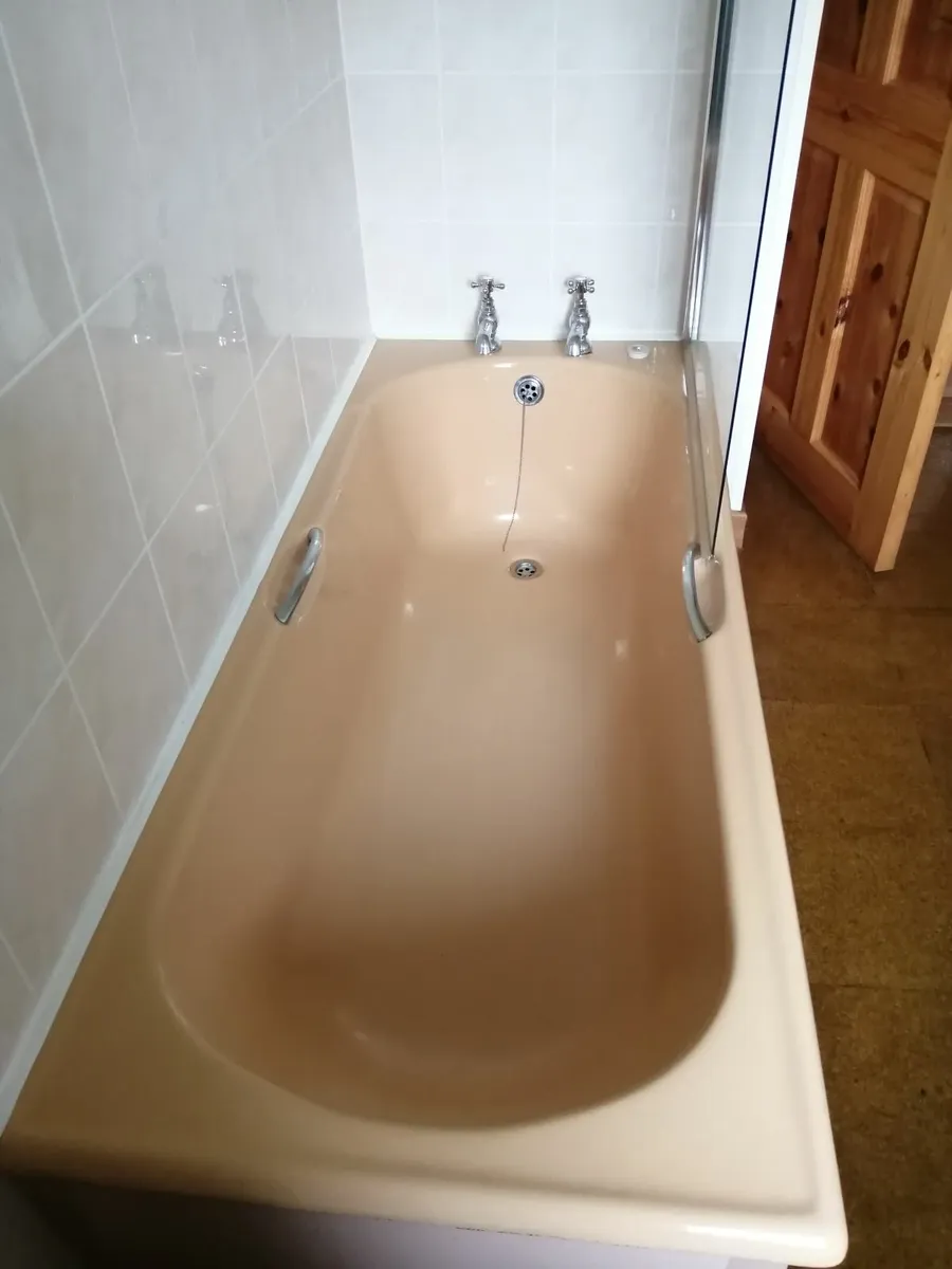 Retro Bathroom Suite - Image 3