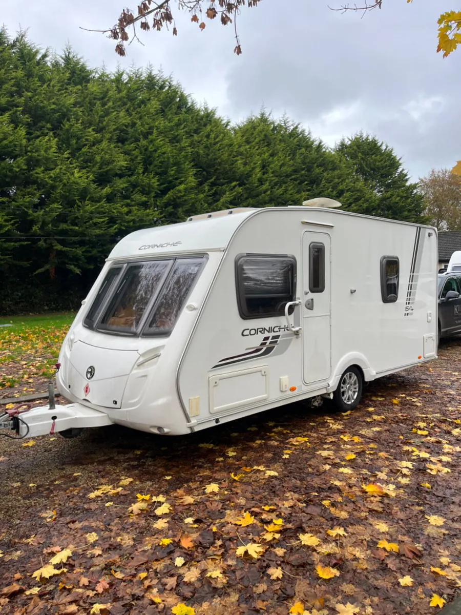 Swift 4 Berth Fixed Bed Lightweight Caravan - Image 1