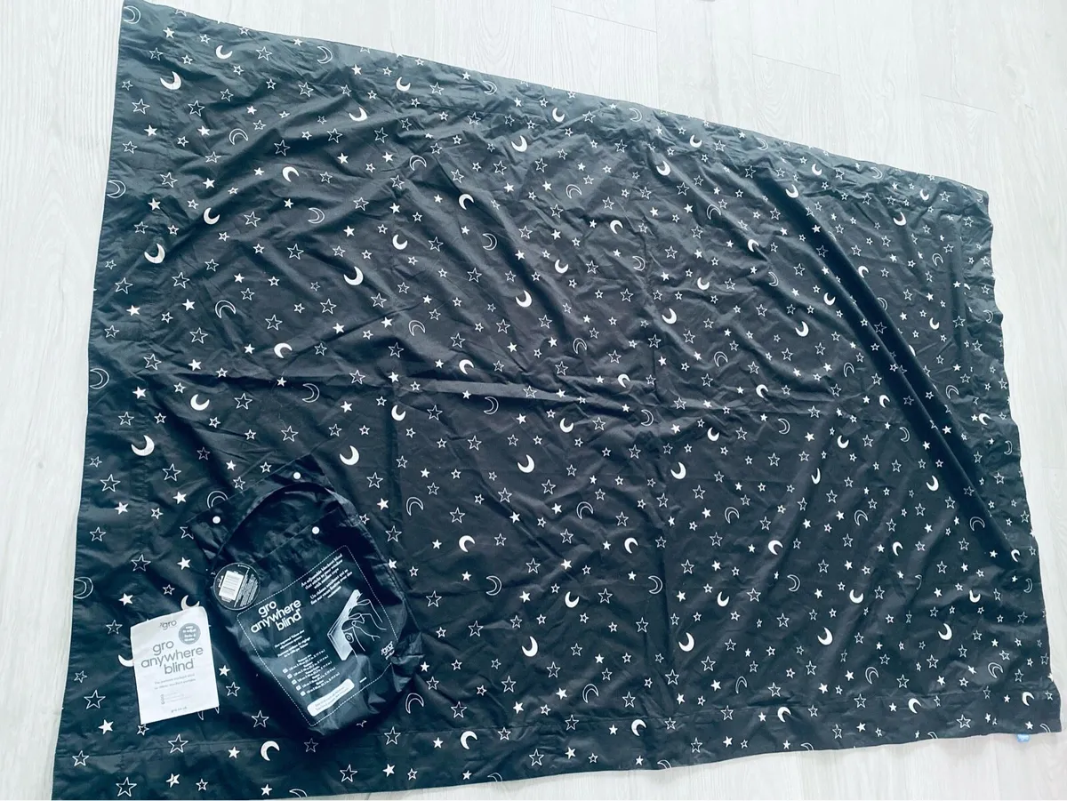 The Gro Anywhere Blackout Blind - Image 3