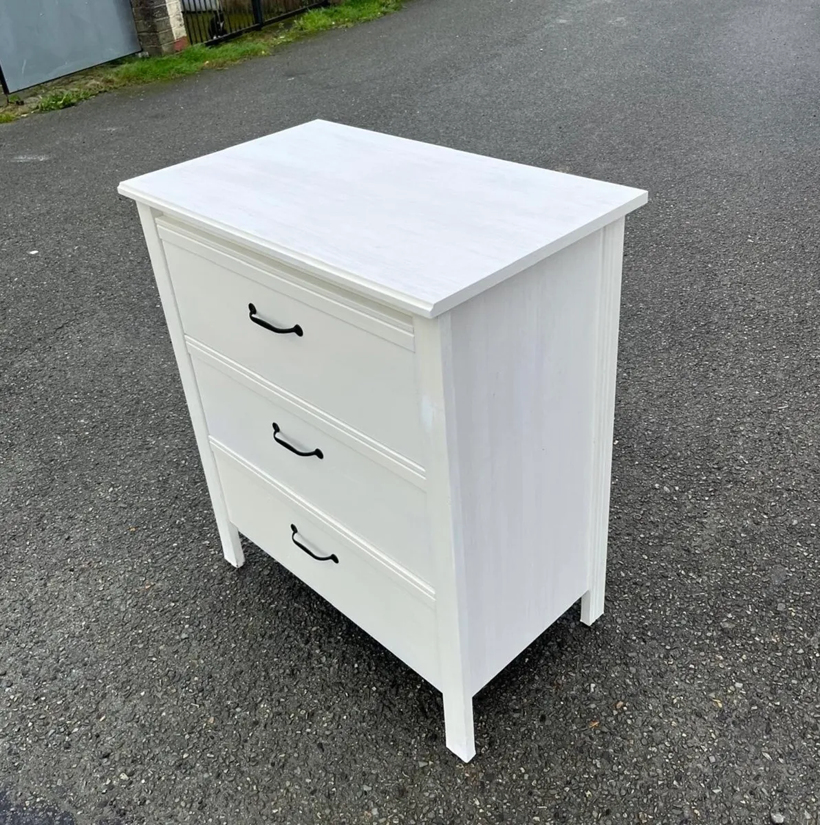 White Chest of 3 8” Deep Drawers - Image 2