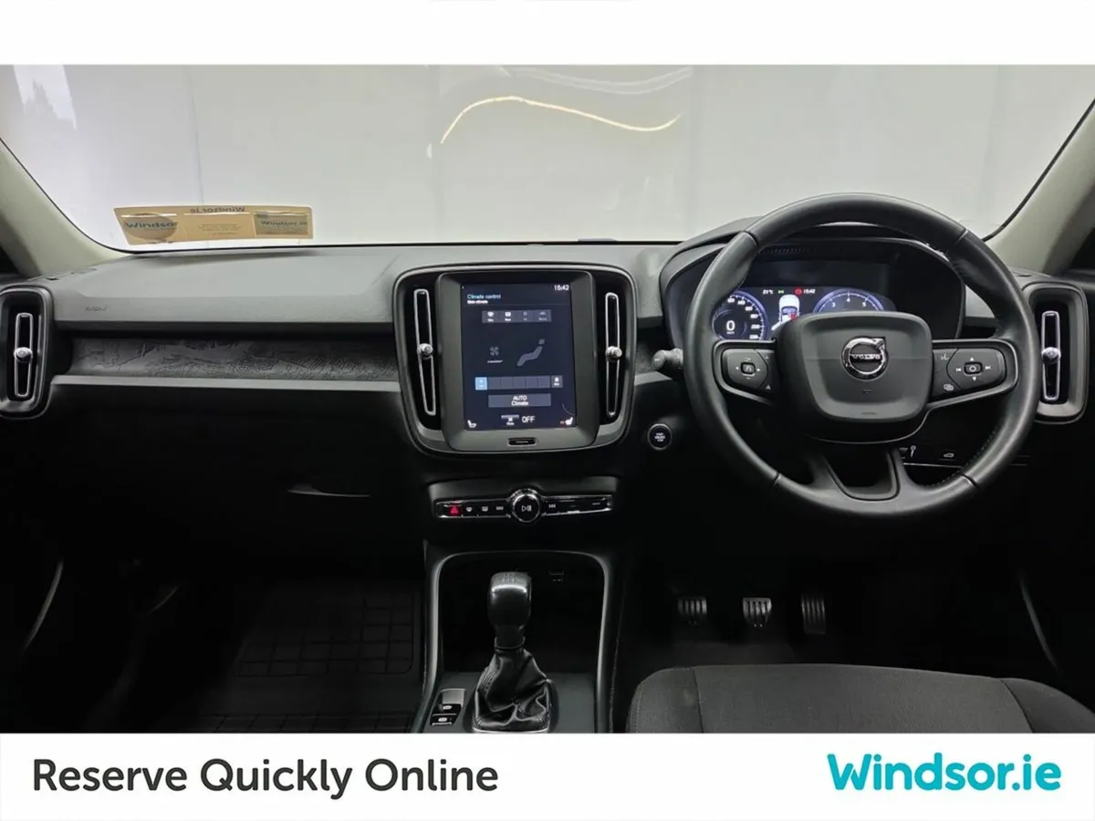 Volvo XC40 T3 FWD MANUAL 156 - Image 4