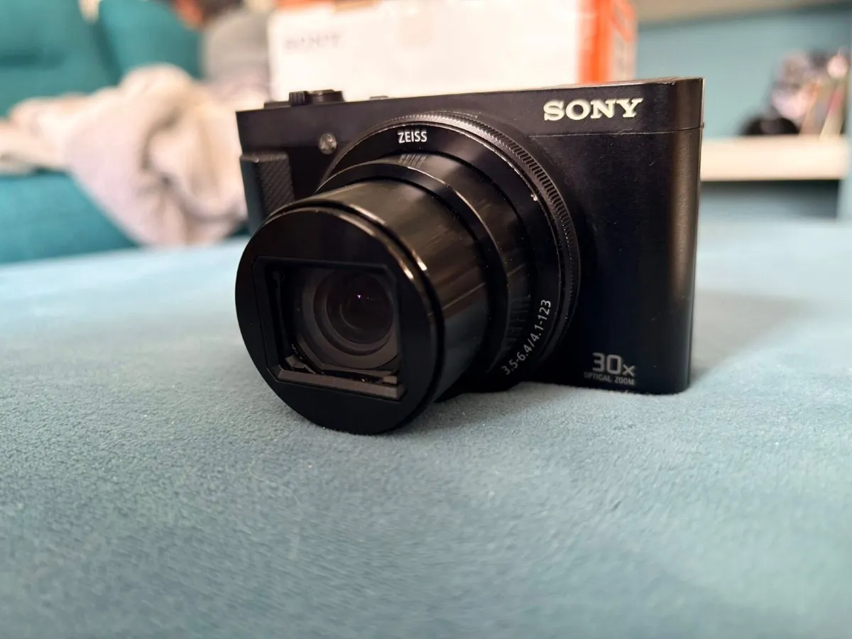 Sony HX90 Camera with 30x Optical Zoom - Image 3