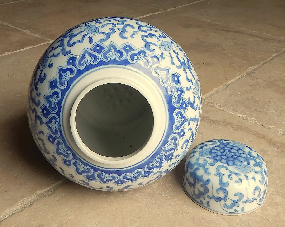 Large Chinese Style Ceramic Ginger Jar - Image 3