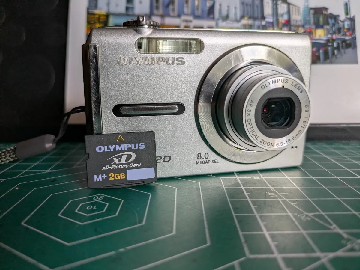 Olympus FE-320 8MP CCD 🎨 digital compact camera - Image 1