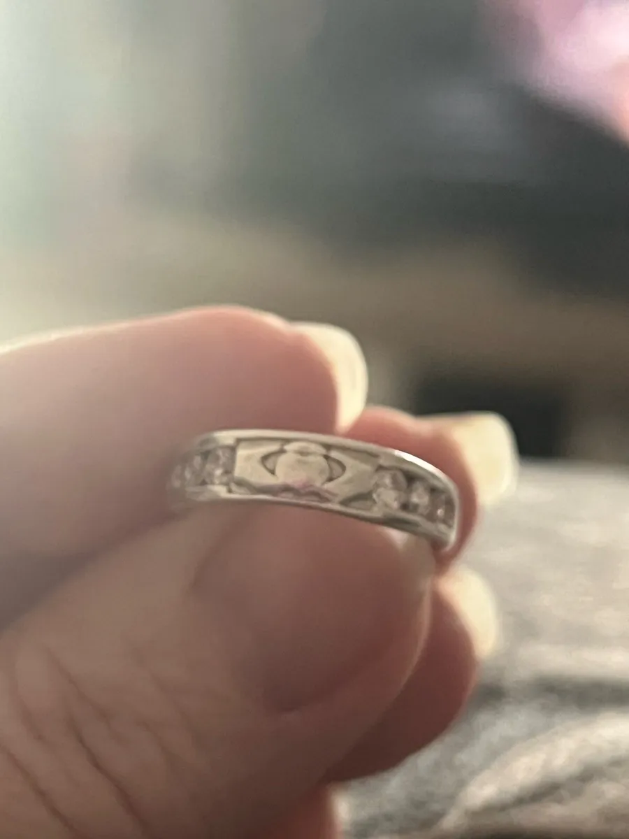 Beautiful handcrafted cladagh sterling silver ring - Image 3