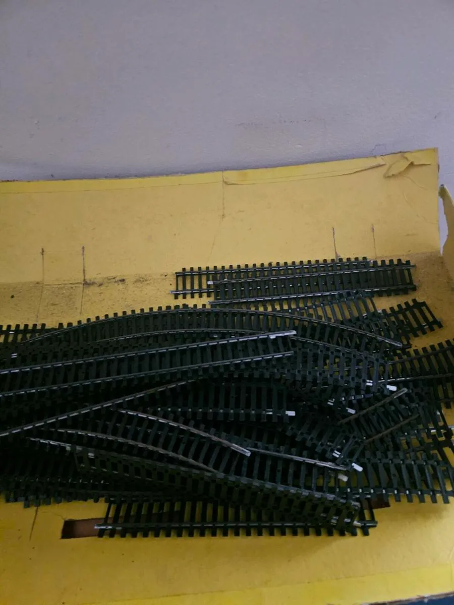 Hornby OO Gauge Track 35 pieces - Image 4