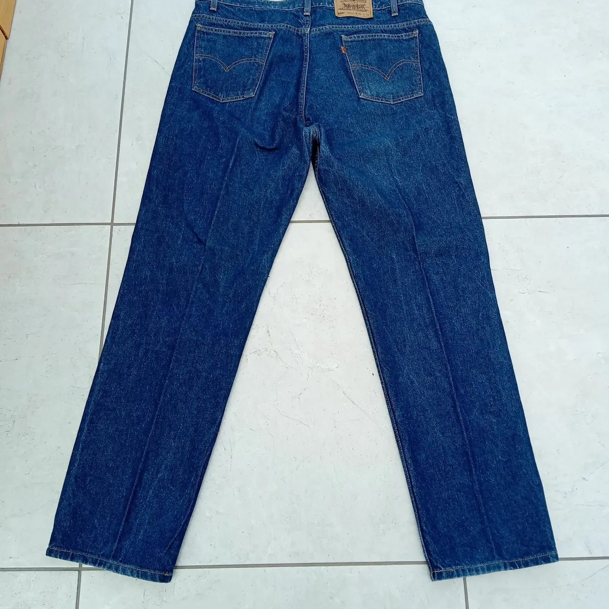 Levis Jeans Men W40 L32 - Image 2
