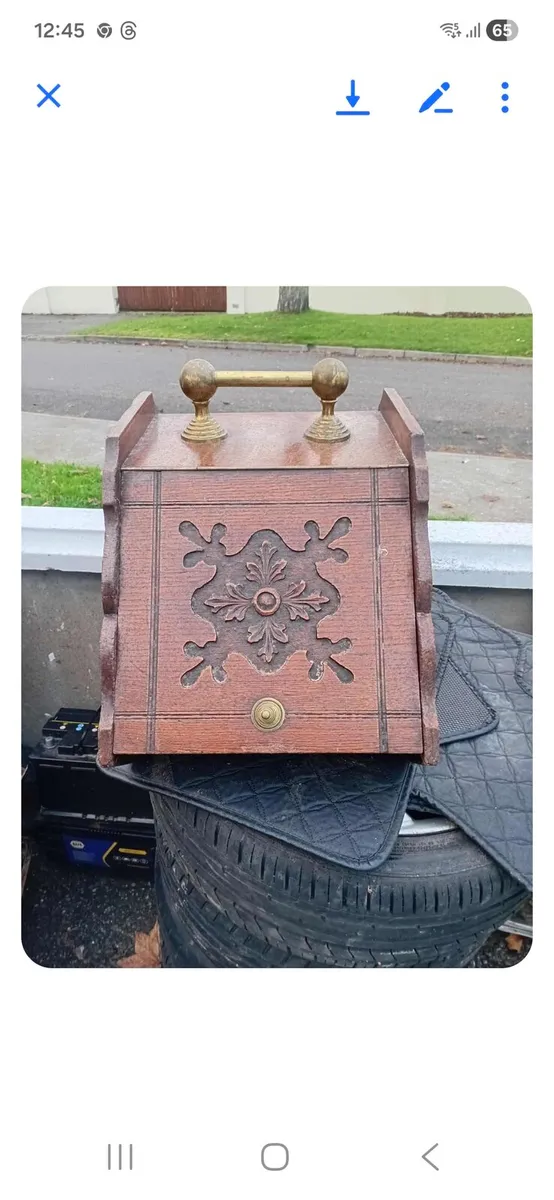 Victorian Brass coal scuttle. - Image 1