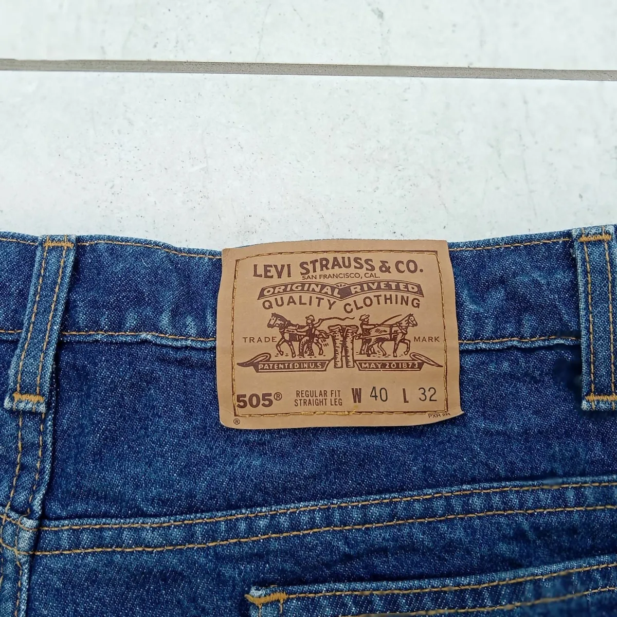 Levis Jeans Men W40 L32 - Image 4