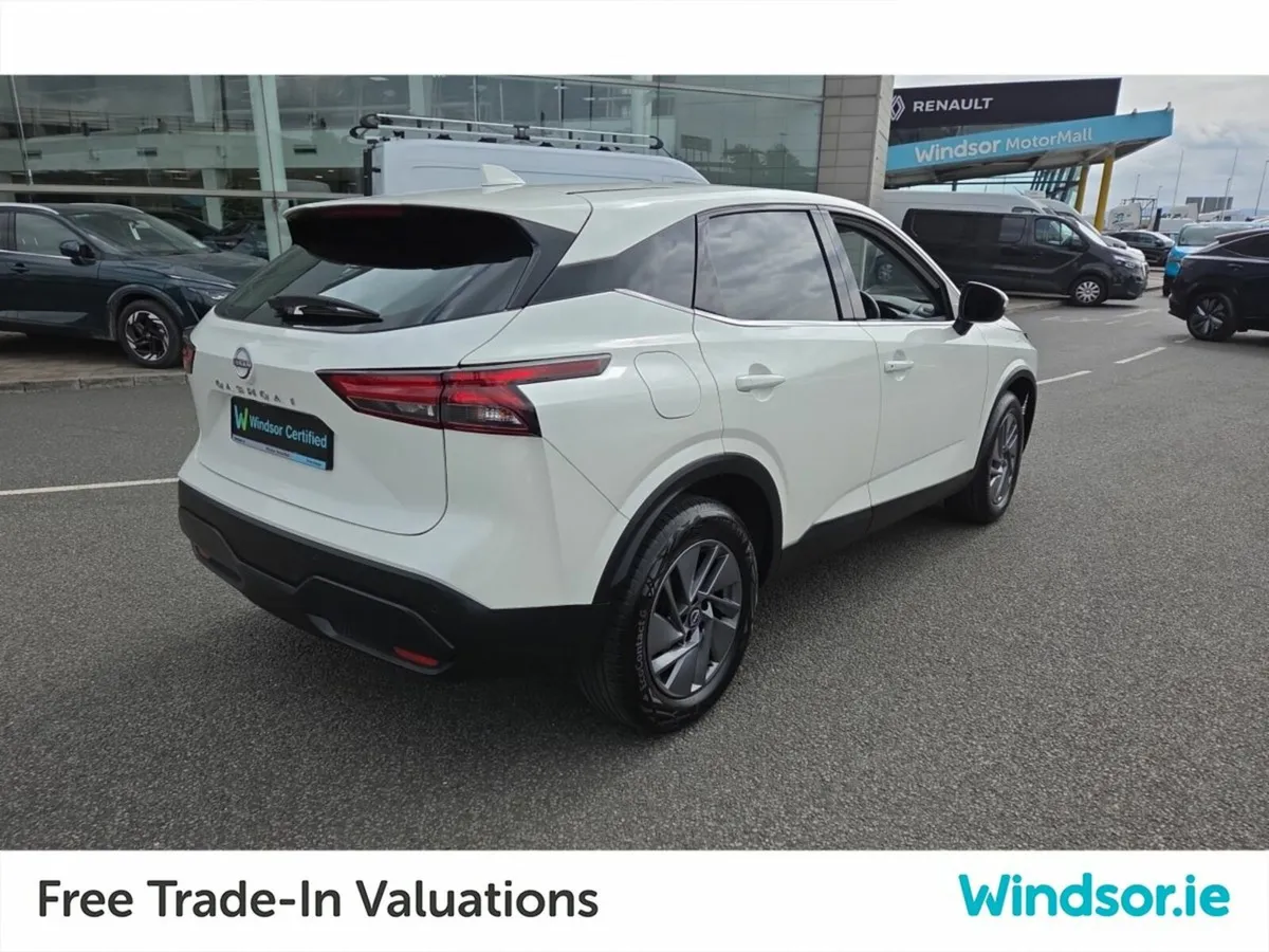 Nissan Qashqai 1.3 SV VAN 2 Seater Commercial - Image 3