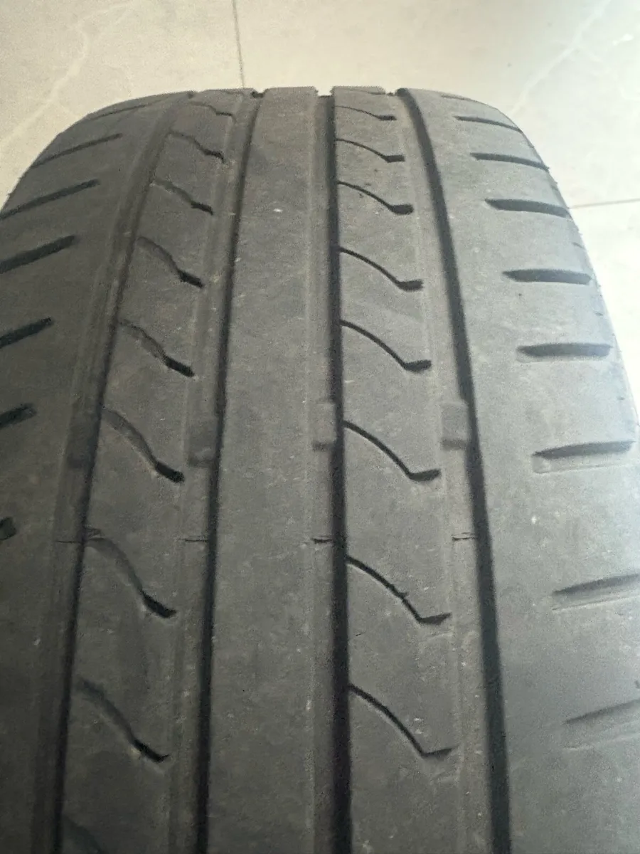 Toyota 17 alloy wheel plus tyre - Image 4