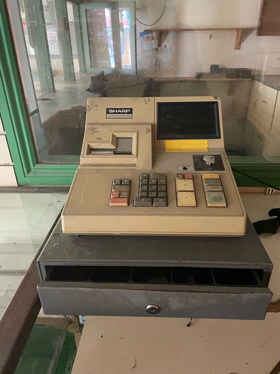 Shop fittings - Image 3