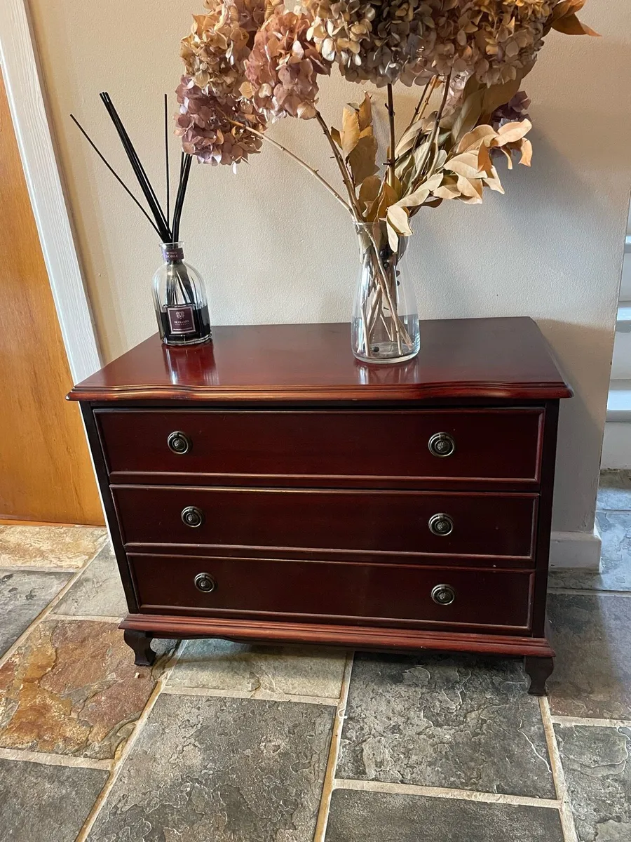 Mahogany chest of 3 drawers - Image 1